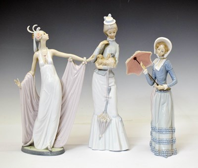 Lot 399 - Lladro – Three figures