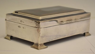 Lot 210 - George V silver table top box