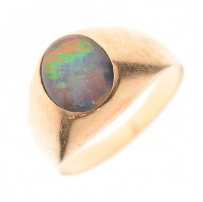 Lot 44 - Opal doublet yellow metal signet ring