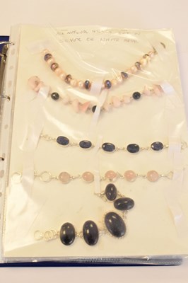 Lot 104 - Quantity of costume jewellery to include; bracelets, necklaces, etc