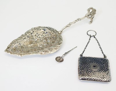 Lot 300 - Collection of silver items