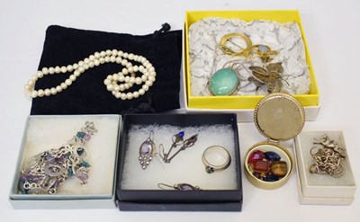 Lot 201 - Small group of silver and costume jewellery