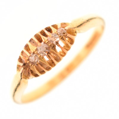 Lot 14 - Edward VII 18ct gold and diamond ring