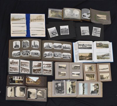 Lot 426 - Quantity of mainly early 20th century postcards and photographs