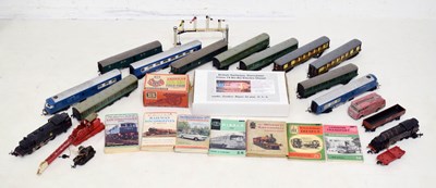 Lot 457 - Mixed quantity of 00 gauge locomotives and carriages