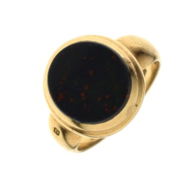 Lot 42 - 19th century bloodstone agate 18ct yellow gold signet ring