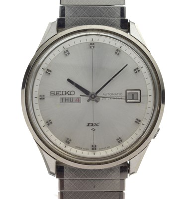 Lot 218 - Seiko - DX stainless steel bracelet watch