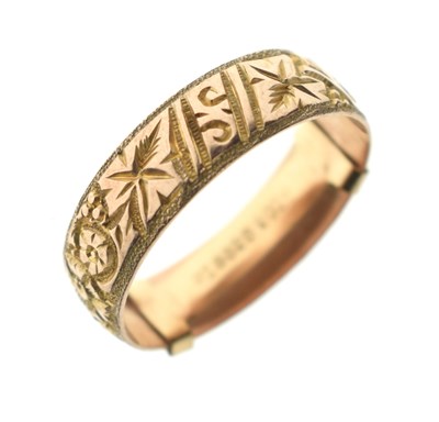 Lot 108 - Edwardian 9ct gold wedding band