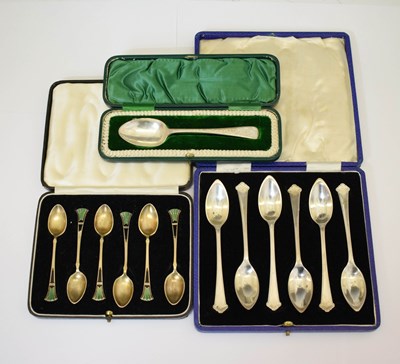 Lot 291 - Cased set of six Edward VIII enamel coffee spoons, six grapefruit spoons, and an engraved spoon