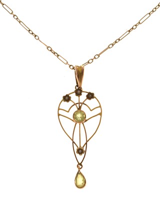 Lot 127 - Edwardian peridot and seed pearl pendant necklace, tagged 9ct