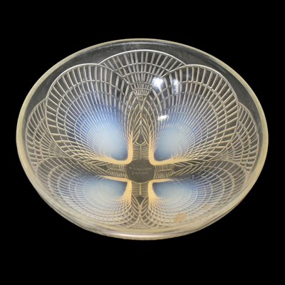 Lot 484 - René Lalique (1860-1945) – 'Coquilles' clear and opalescent glass bowl