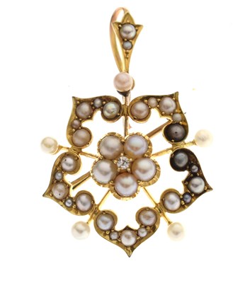 Lot 137 - Early 20th century pearl and diamond pendant brooch