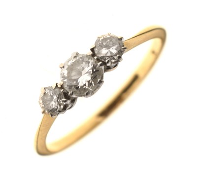 Lot 59 - Diamond three-stone ring