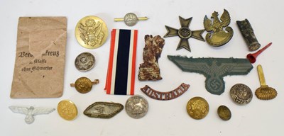 Lot 447 - World War Two Polish Army eagle cap badge