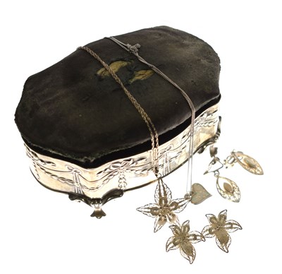 Lot 205 - Edward VII silver jewellery box and small selection of silver jewellery
