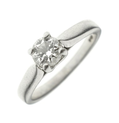 Lot 56 - Diamond solitaire platinum ring