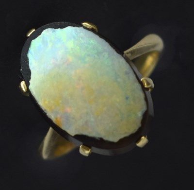 Lot 89 - Opal doublet 18ct yellow gold ring (a/f)
