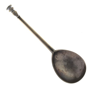Lot 80 - Elizabeth I silver seal top spoon