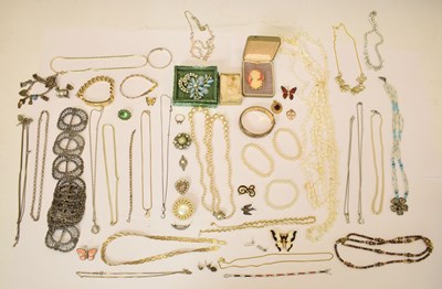 Lot 206 - Collection of costume and silver jewellery