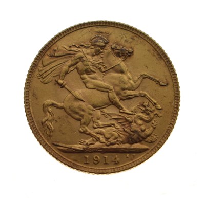 Lot 185 - George V gold sovereign, 1914