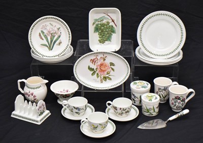 Lot 429 - Quantity of Portmeirion Botanic Garden pattern table and tea ware