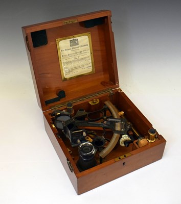 Lot 319 - Post Second World War Bell 'Hezzanith' sextant