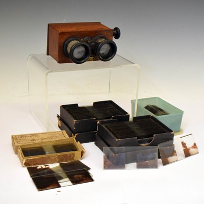Lot 320 - 'Verascope Richard' stereoscope and approximately 95 glass slides