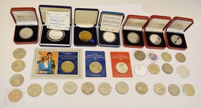 Lot 241 - Collection of royal family commemorative coins and medallions