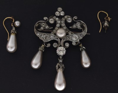 Lot 101 - Belle Epoque style paste and faux pearl brooch and earrings (a/f)