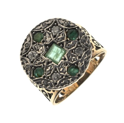 Lot 13 - Emerald and diamond Eastern style 9ct yellow and white gold ring