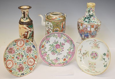 Lot 444 - Assorted Chinese Canton Famille Rose ceramics