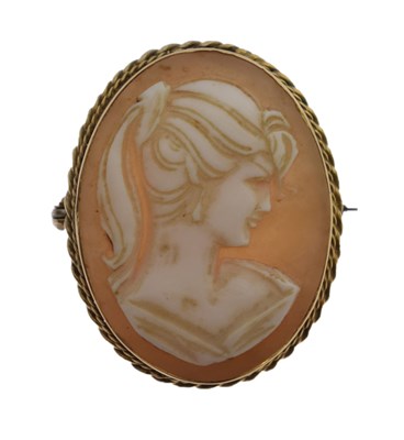 Lot 54 - 1960s shell cameo 9ct gold brooch