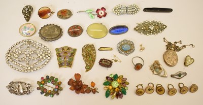 Lot 98 - Collection of costume jewellery, etc