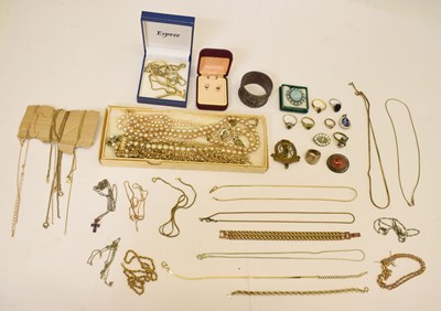 Lot 106 - Quantity of costume jewellery etc
