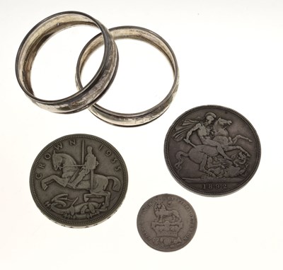 Lot 189 - Victorian and George V crown, George IV shilling, together with a pair of silver napkin rings