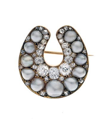 Lot 31 - Late Victorian diamond and pearl horseshoe brooch