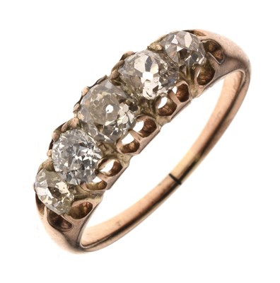 Lot 6 - Diamond five-stone ring