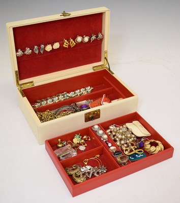 Lot 102 - Yellow metal fine necklace with diamond set strawberry motif pendant, etc