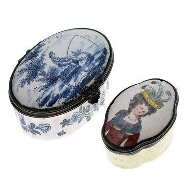 Lot 131 - South Staffordshire Bilston type enamel patch box