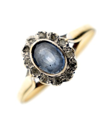 Lot 19 - Modern 9ct gold and sapphire cluster ring