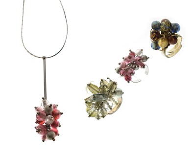 Lot 158 - Antica Murrina Venezia - Murano glass and silver beaded necklace