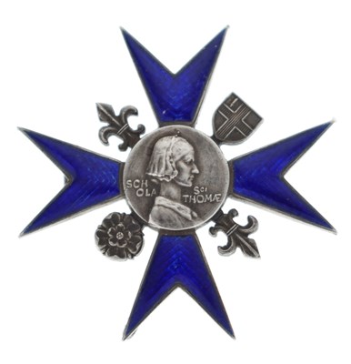Lot 104 - Badge of the Florence Nightingale School of Nursing