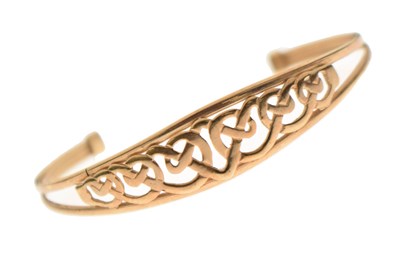 Lot 118 - 9ct gold Celtic knot design bangle