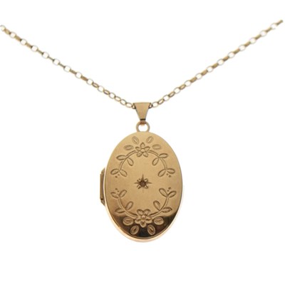 Lot 107 - 9ct gold oval locket and chain