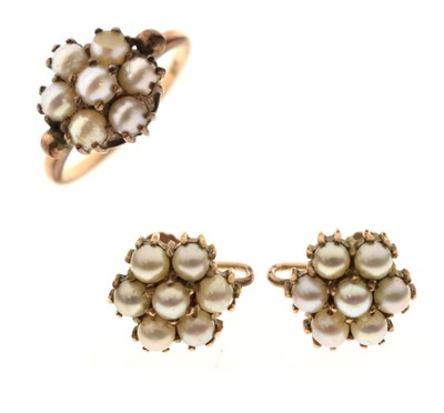 Lot 58 - Cultured pearl cluster dress ring and matching earrings