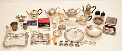 Lot 304 - Collection of silver plated items