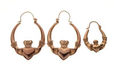 Lot 143 - Pair of 9ct gold 'Claddagh' style hoop earrings