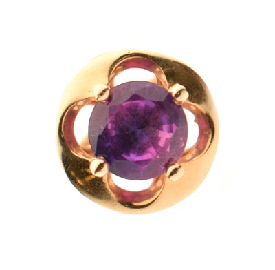 Lot 24 - Synthetic sapphire 14ct gold cocktail ring