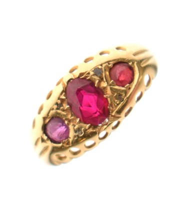Lot 25 - Antique 18ct gold gem set dress ring (a/f)
