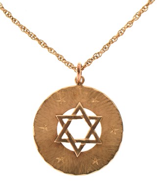 Lot 101 - Star of David yellow metal pendant necklace